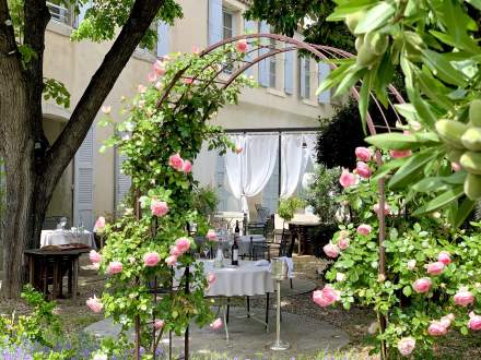 Jardin fleuri, Séminaire Hérault au Château de Siran · Languedoc