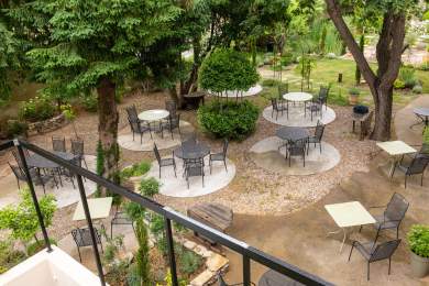 Terrasse, Séminaire Hérault au Château de Siran · Languedoc